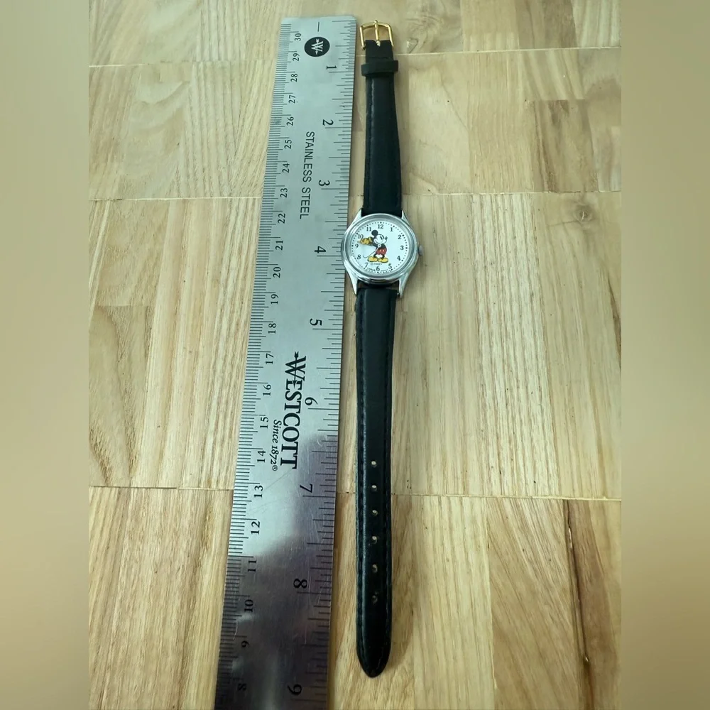 Vintage Lorus Disney Mickey Mouse moving arms watch NEW BATTERY